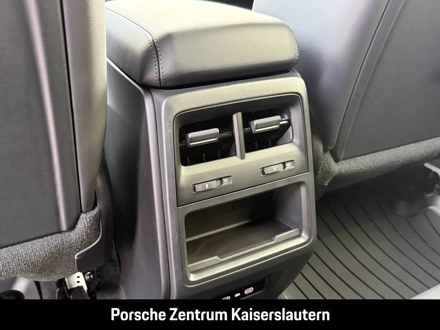 Porsche Macan 4 HA-Lenkung Head-Up Abstandstempomat LED -MK2 Macan 4 HA-Lenkung Head-Up Abstandstempomat LED -