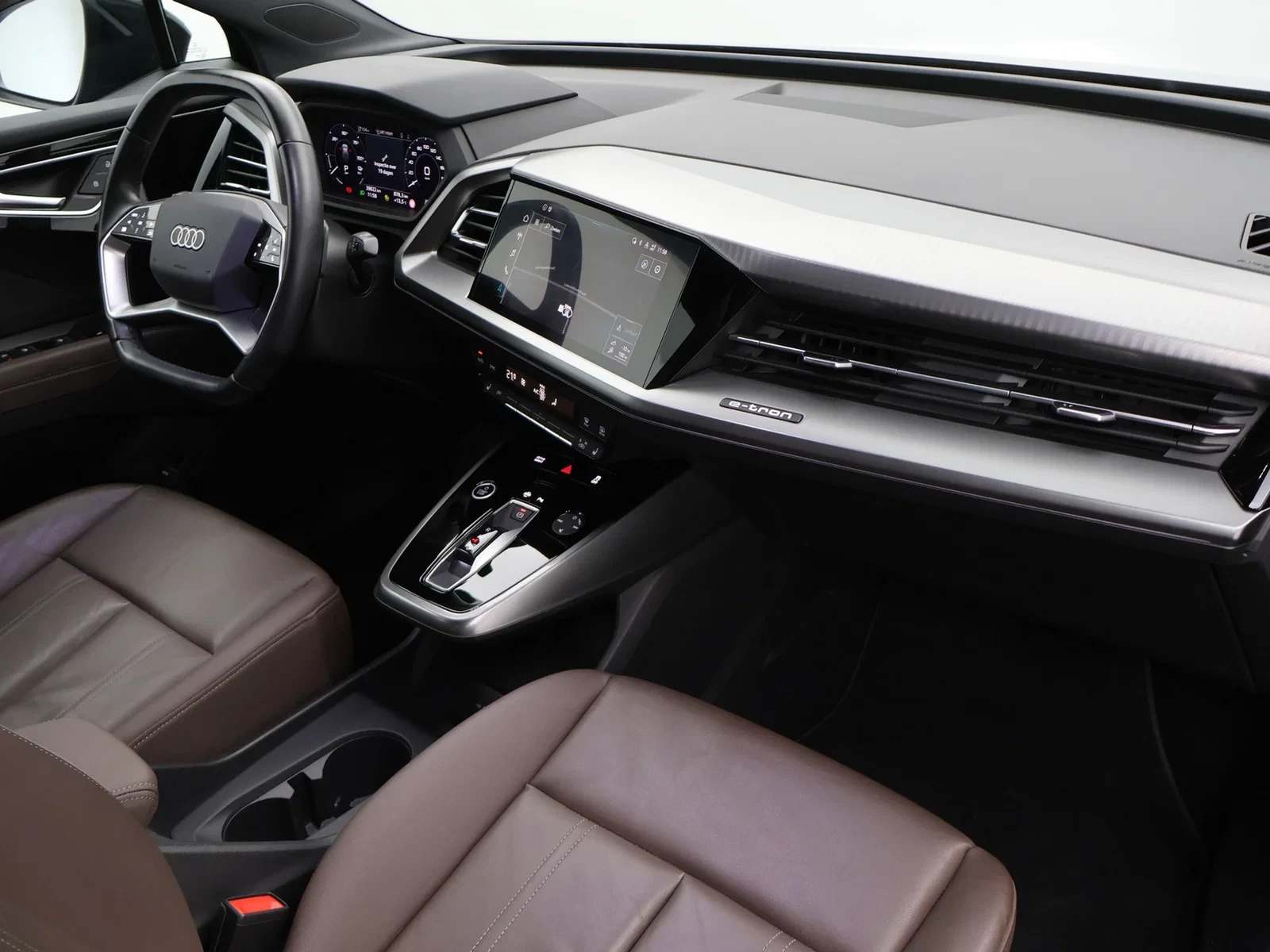 Audi Q4 Sportback e-tron Audi Q4 Sportback S line 40e-tron 204PK *AUTOMAAT*BRUIN LEDER*CRUISE*VIRTUAL COCKPIT*NAVI*APP-CONNECT*PDC*...*