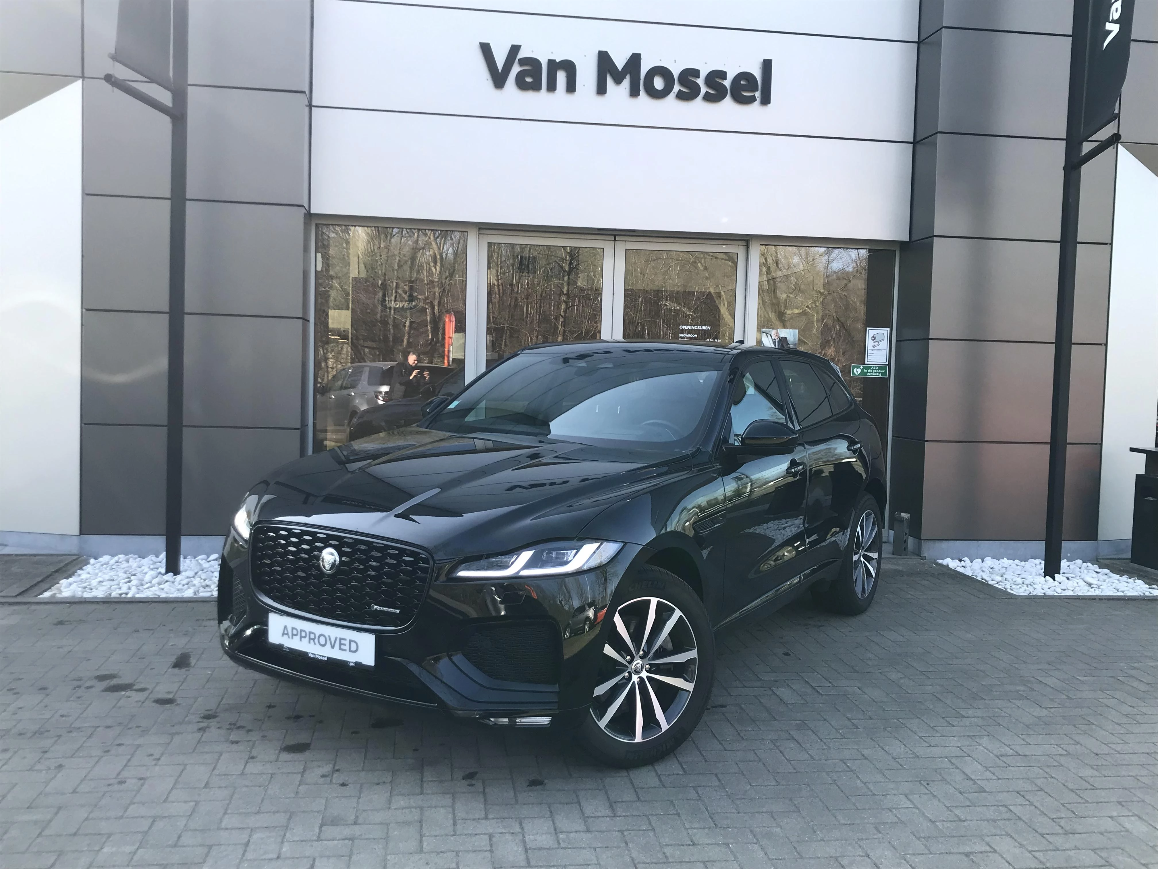 Jaguar-F-PACE-image-0