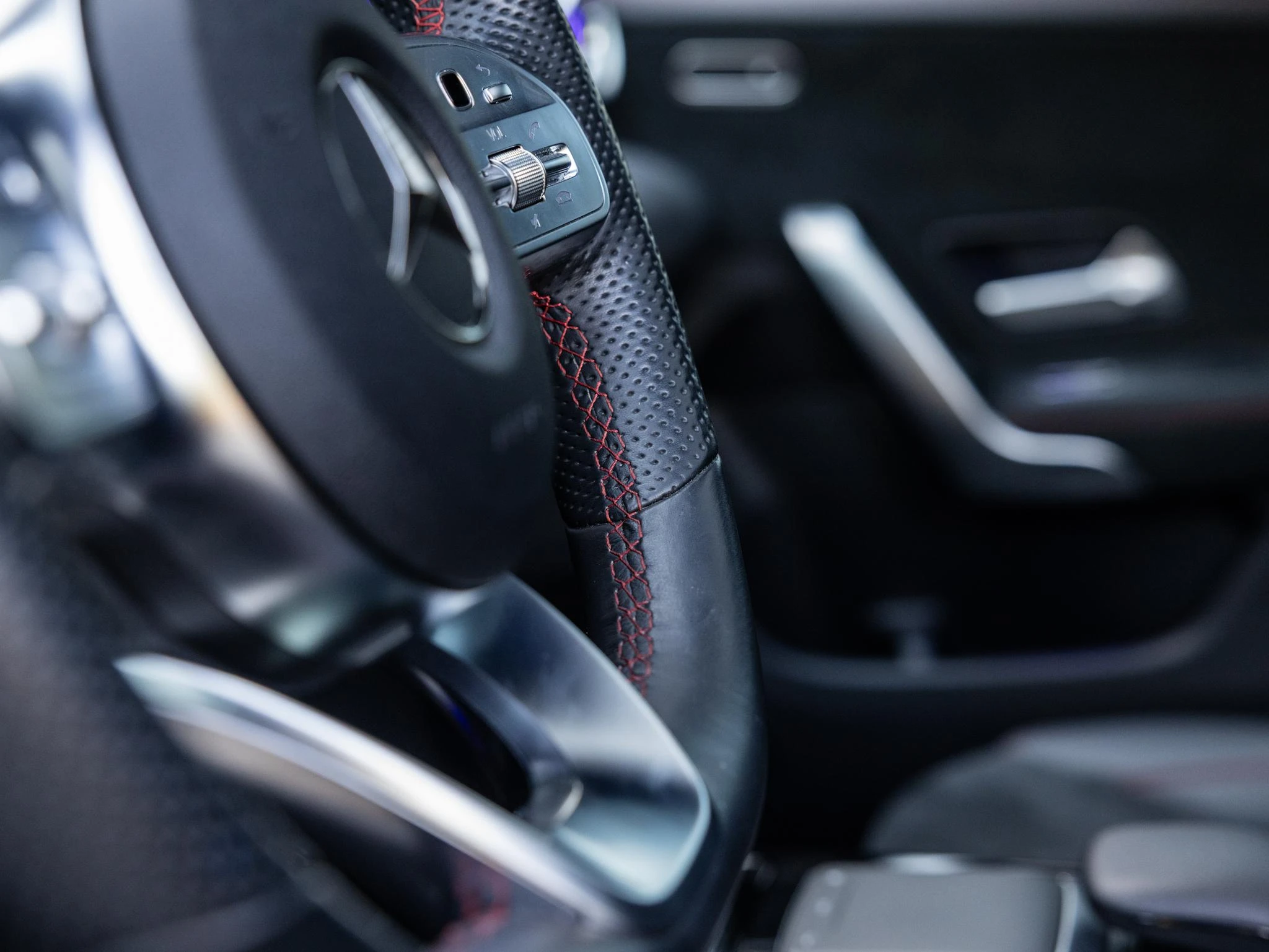 Mercedes-Benz-CLA-image-25