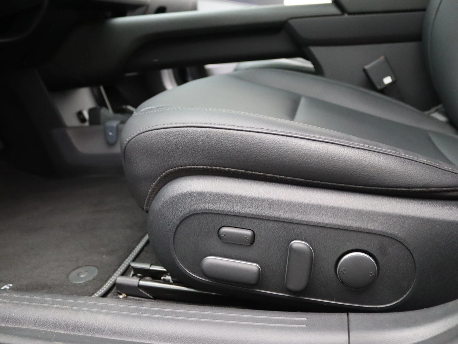 Hyundai-IONIQ 6-image-25