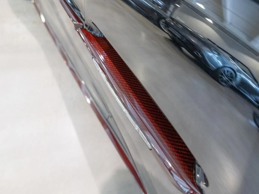 Aston Martin-Vanquish-image-22