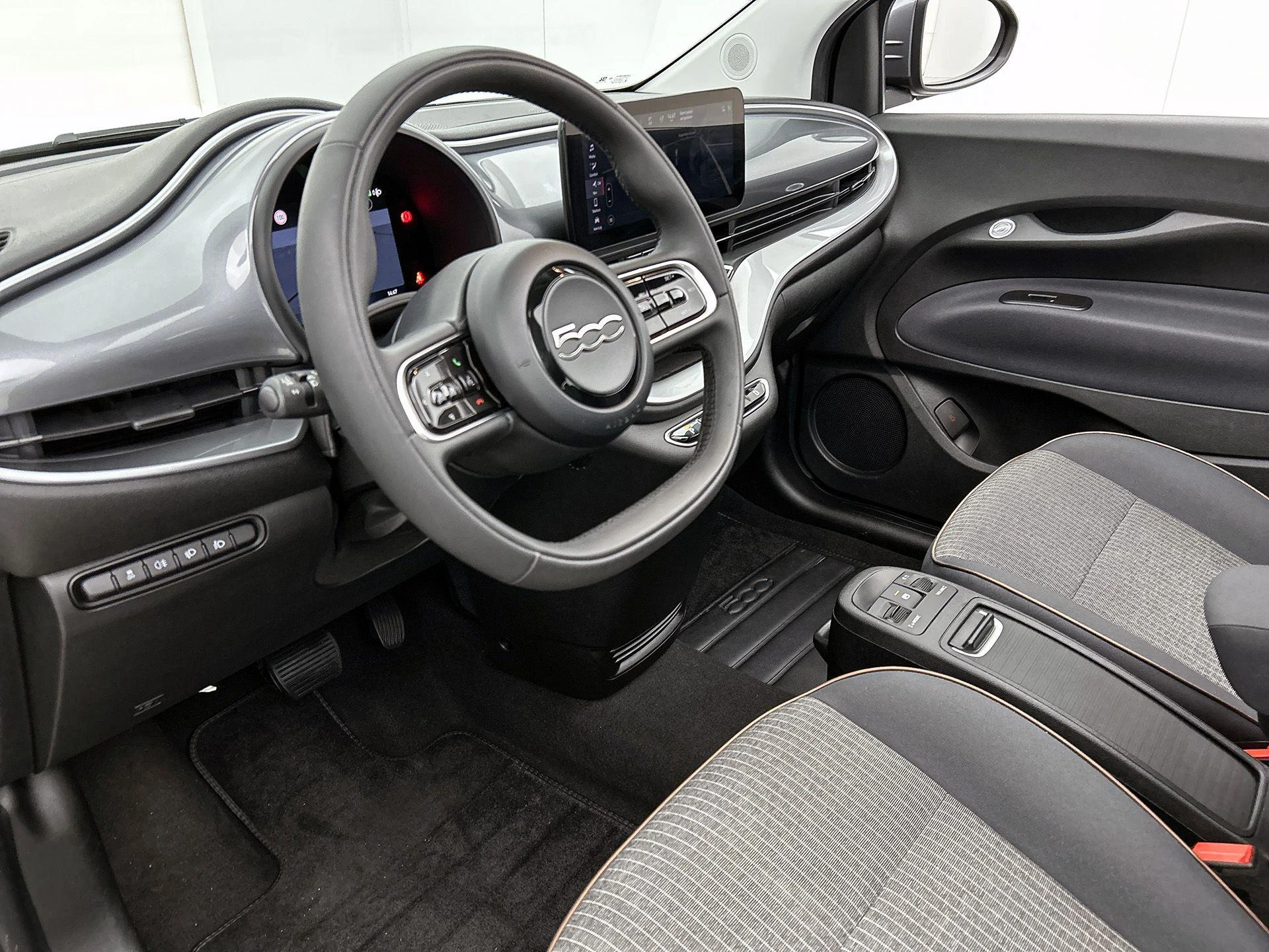 Fiat-500C-image-19
