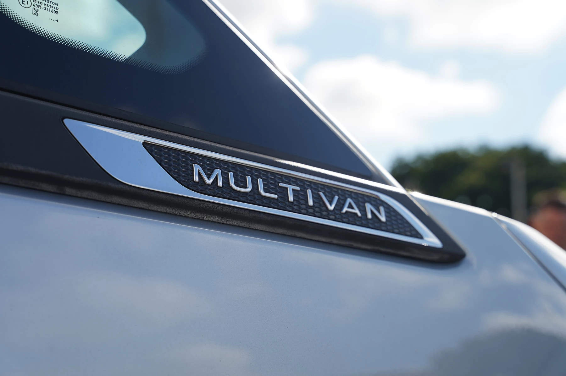 Volkswagen-Multivan-image-45