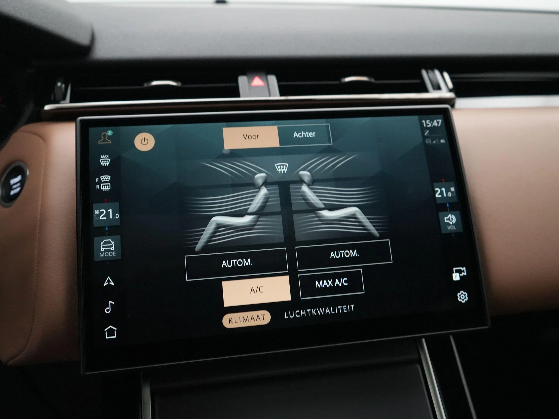 Land Rover-Range Rover Velar-image-26