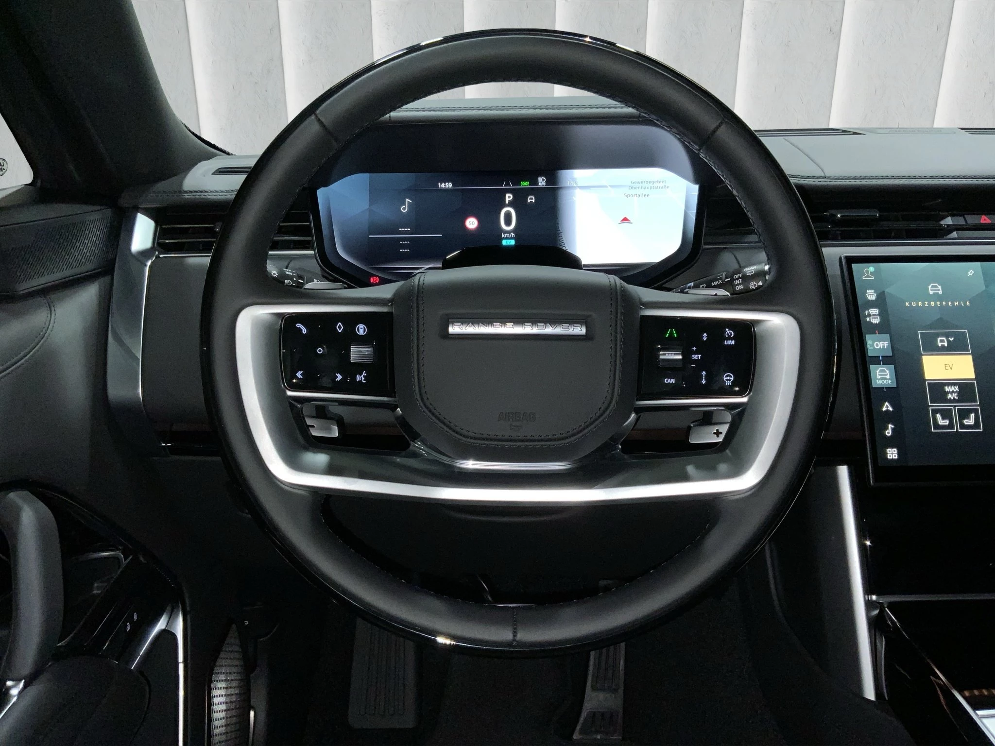 Land Rover Range Rover Autobiography 3.0 P550e Geländewagen. 405 kW. 5-türig
