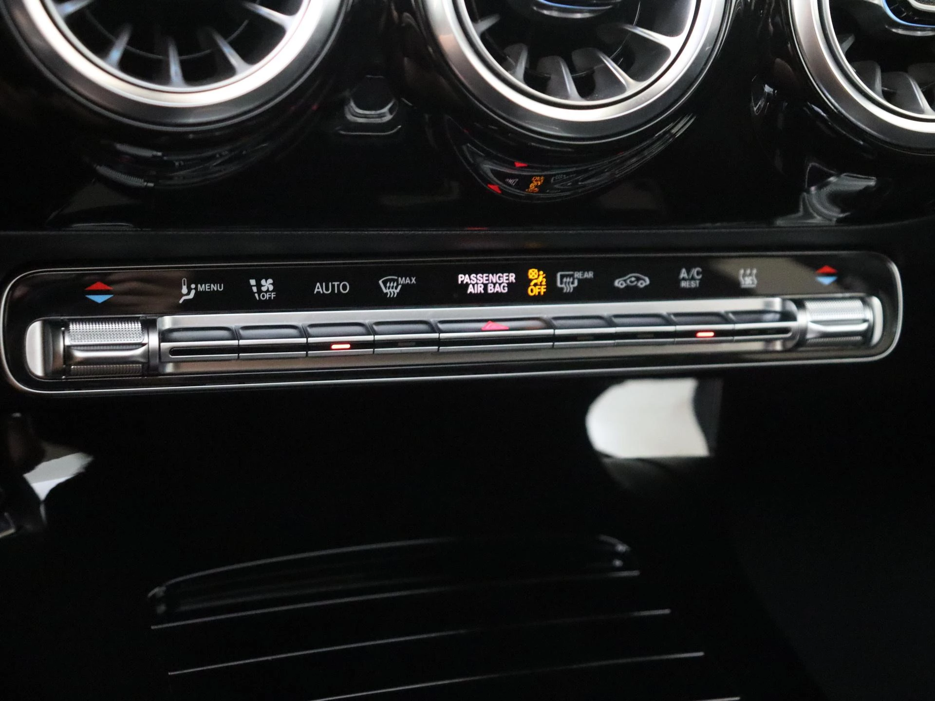 Mercedes-Benz A-Klasse 250 e Business Solution AMG