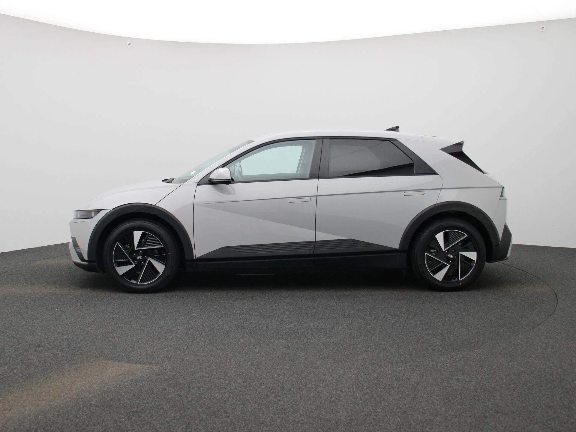 Hyundai-IONIQ 5-image-3