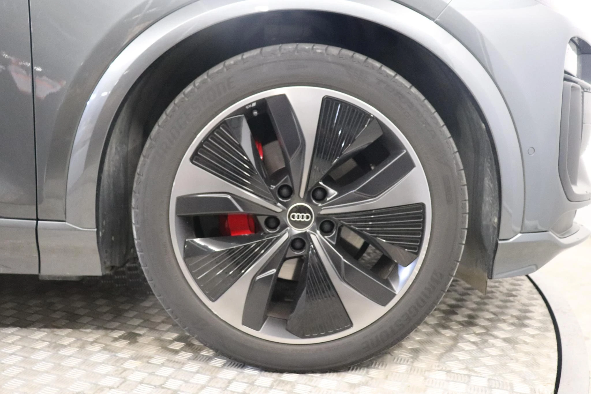 Audi-Q6 e-tron-image-14