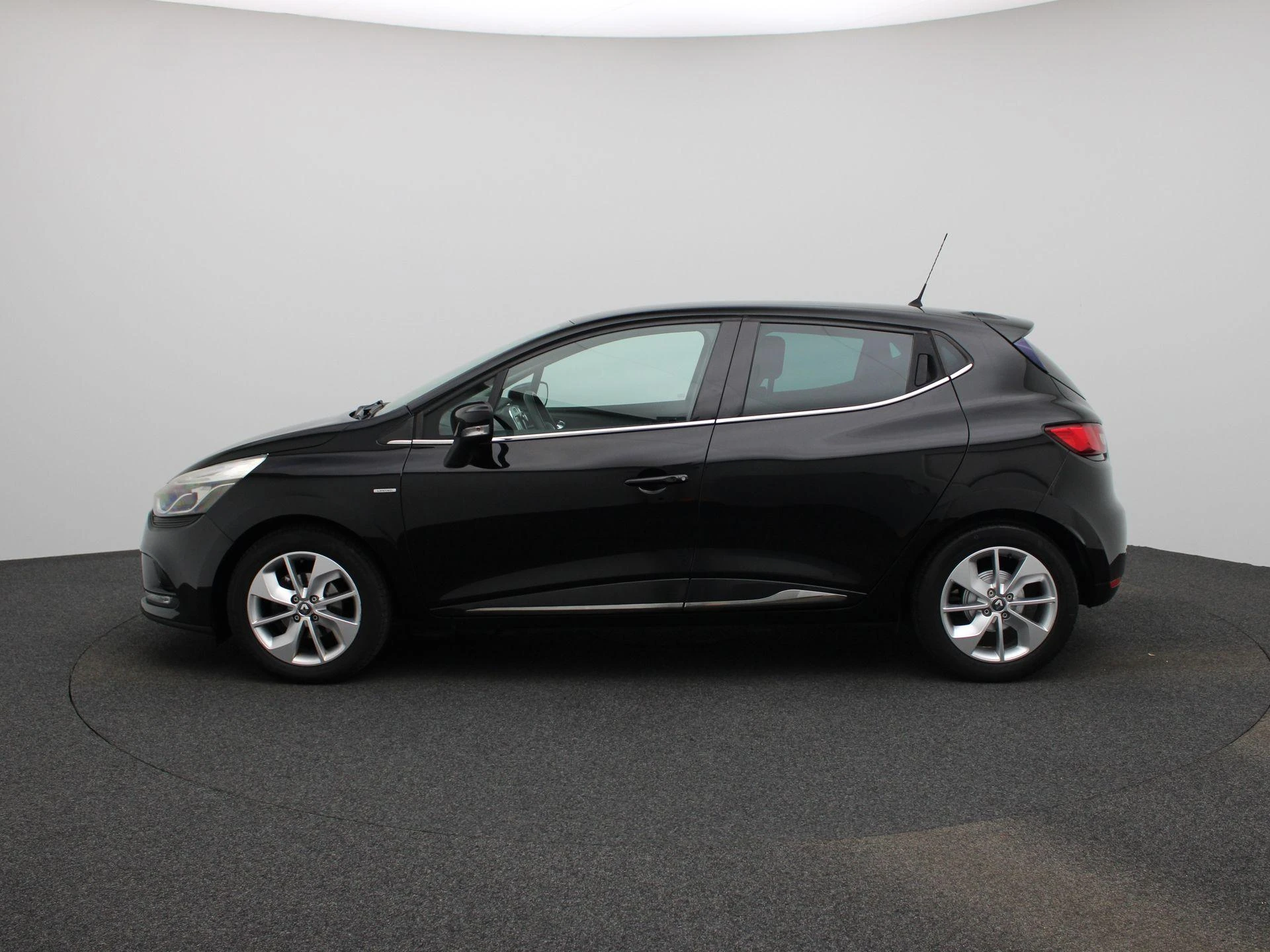 Renault-Clio-image-3