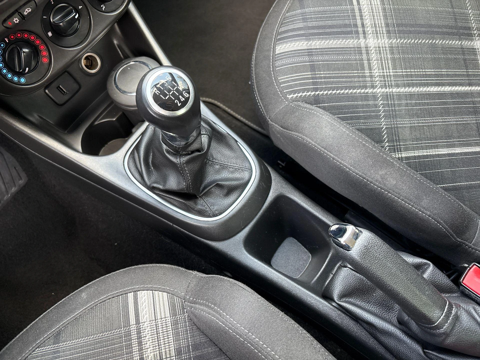 Opel Corsa 1.4 Color Edition