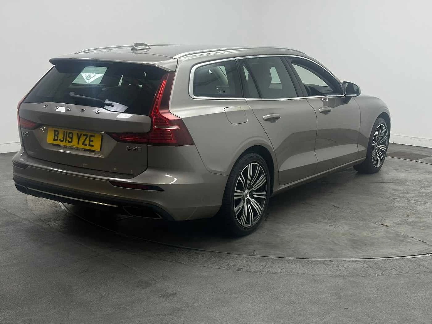 Volvo-V60-image-3