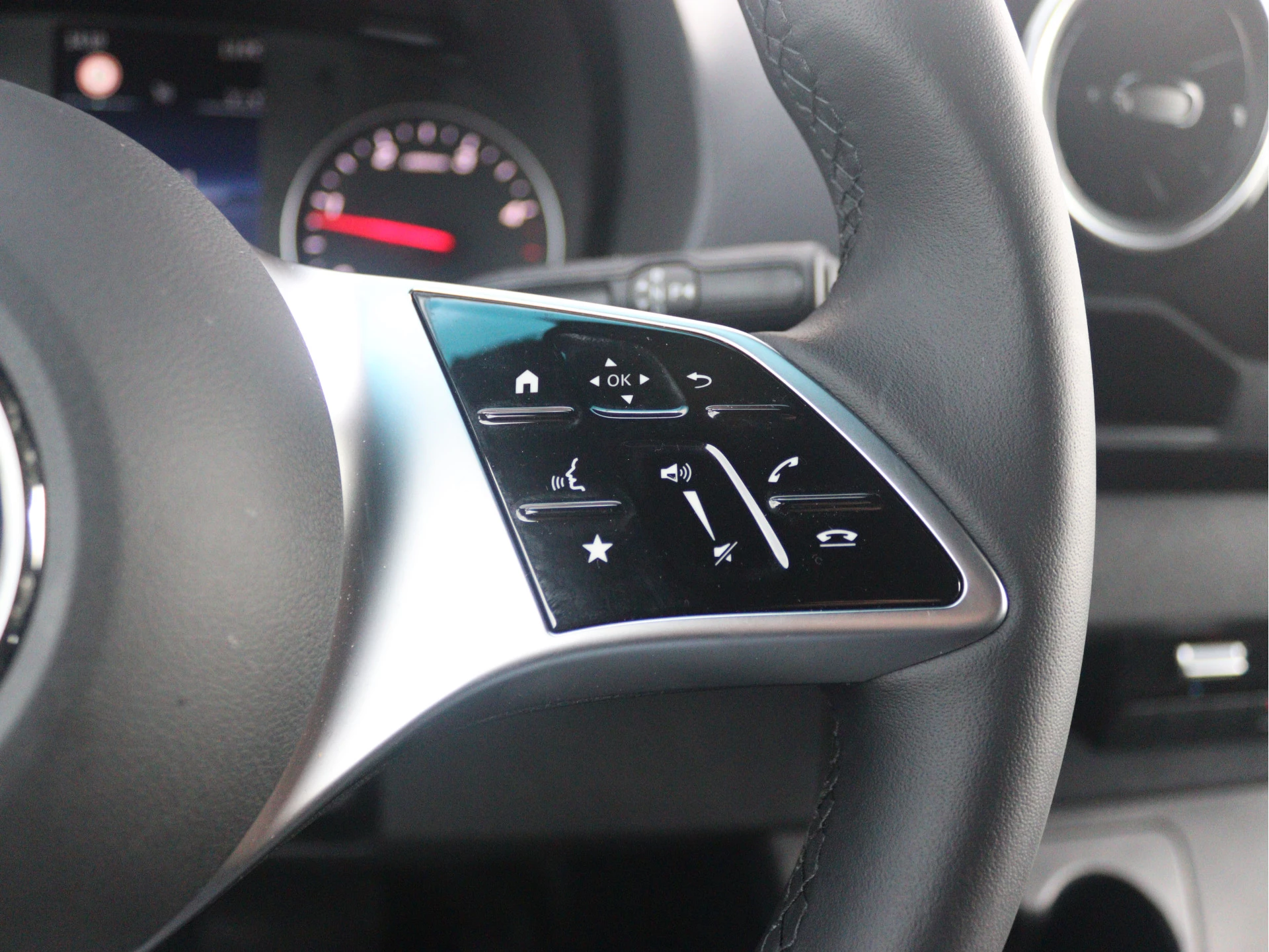 Mercedes-Benz-Sprinter-image-7