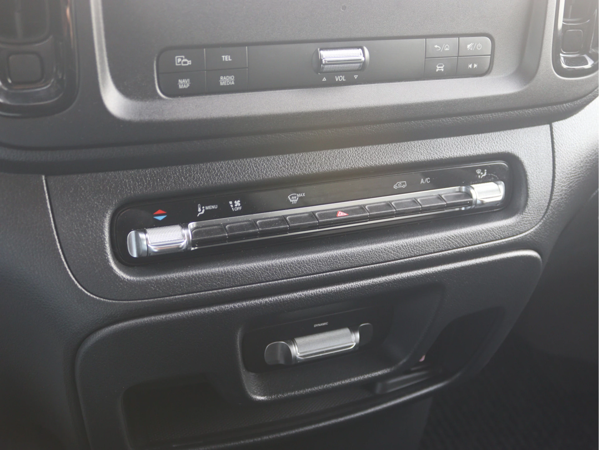 Mercedes-Benz-Vito-image-10