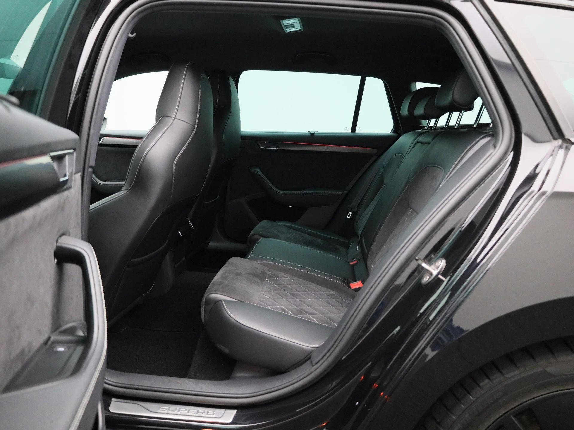 Škoda Superb Combi 1.4 TSI iV Sportline Business