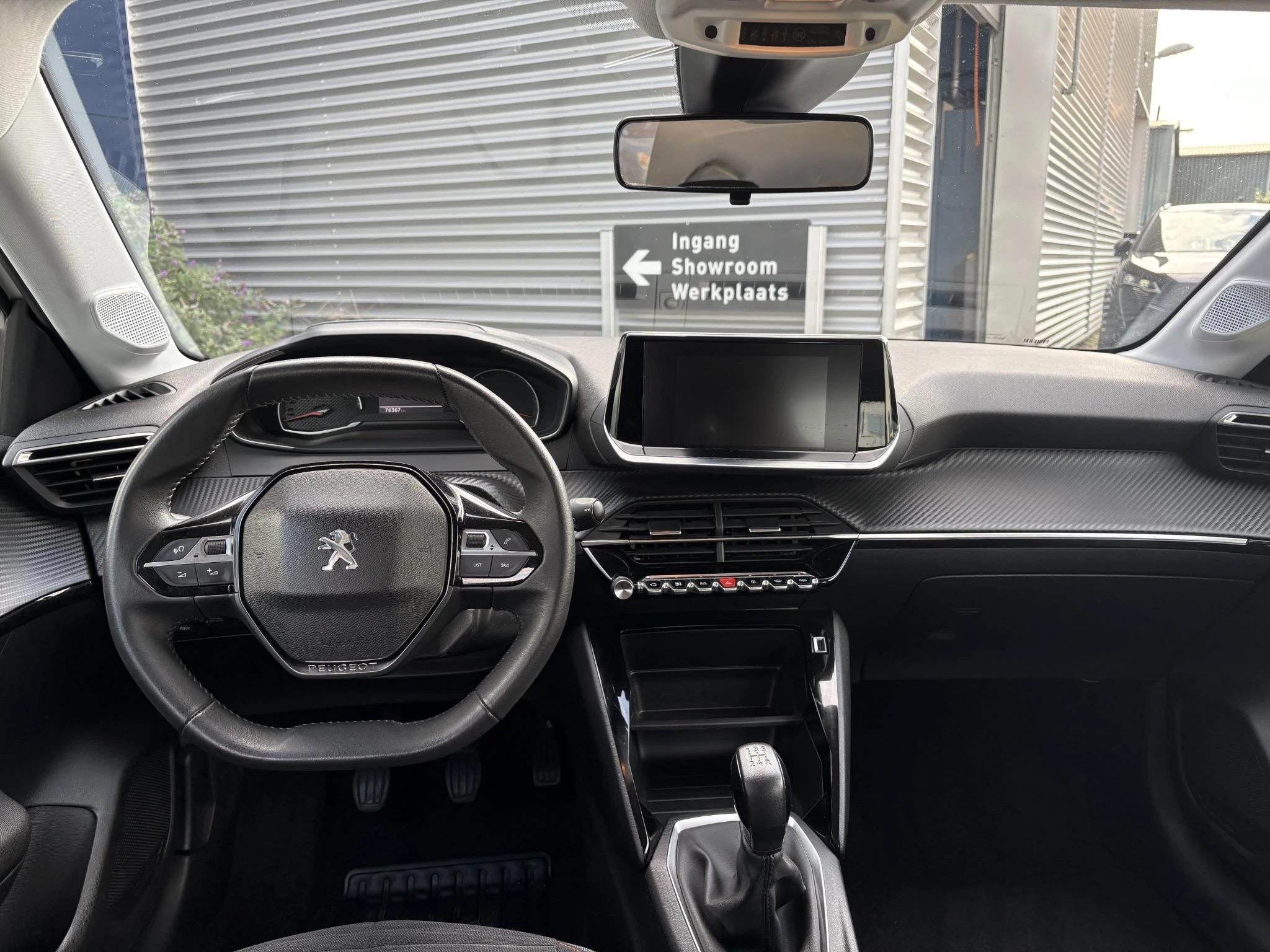 Peugeot-208-image-10