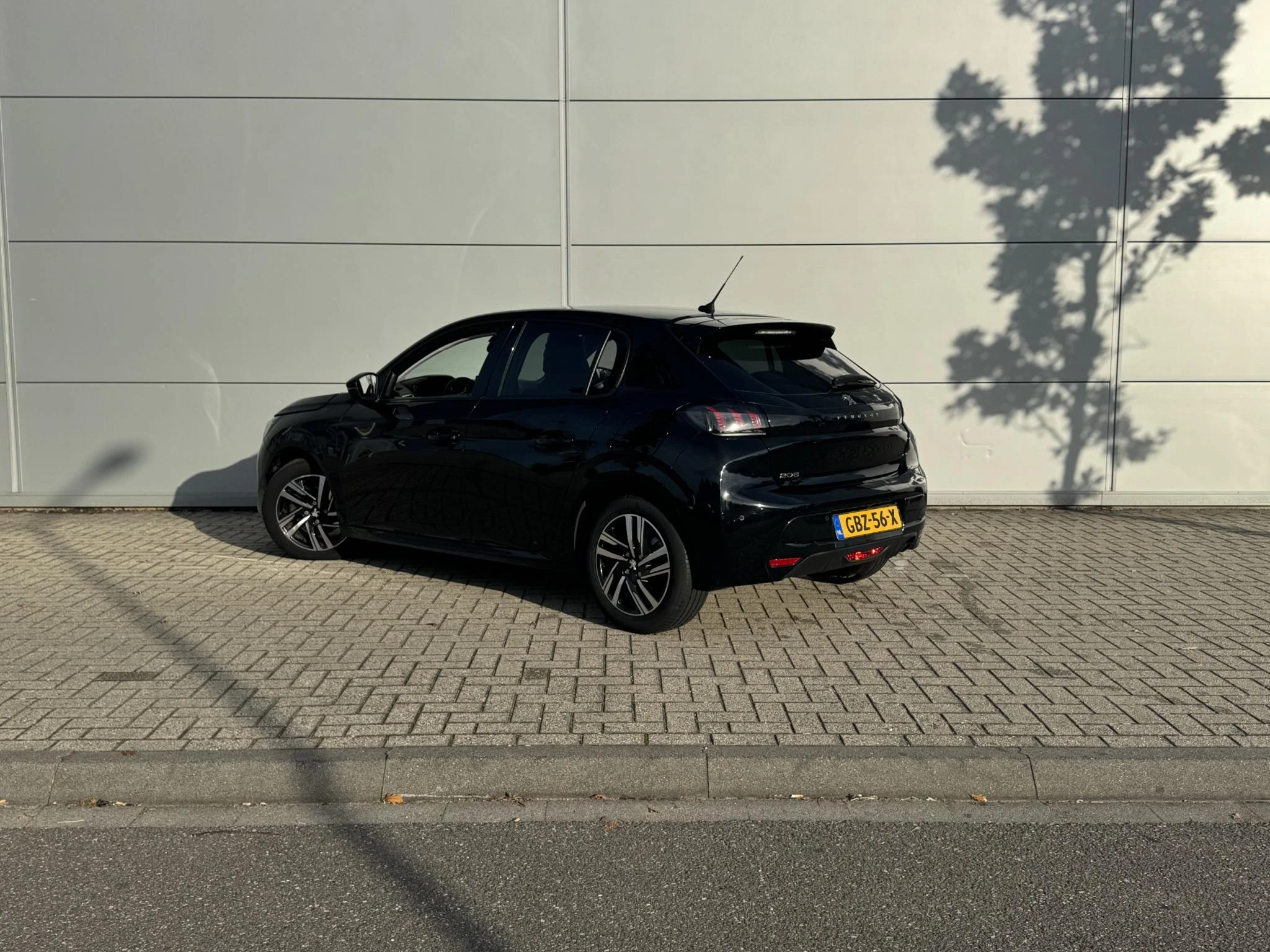 Peugeot-208-image-3