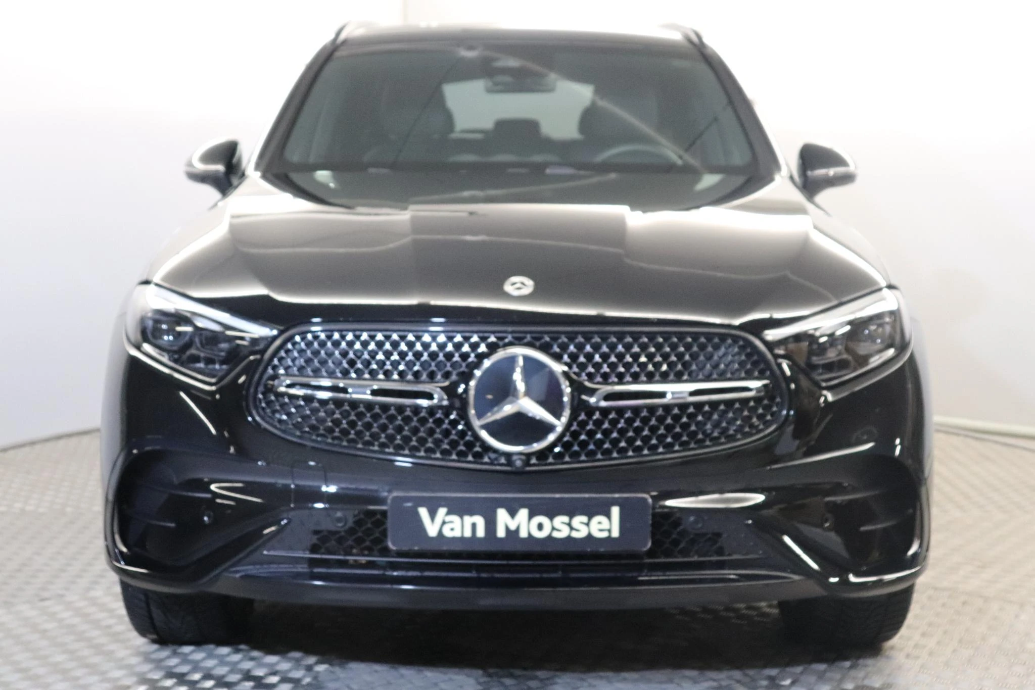 Mercedes-Benz-GLC-image-1