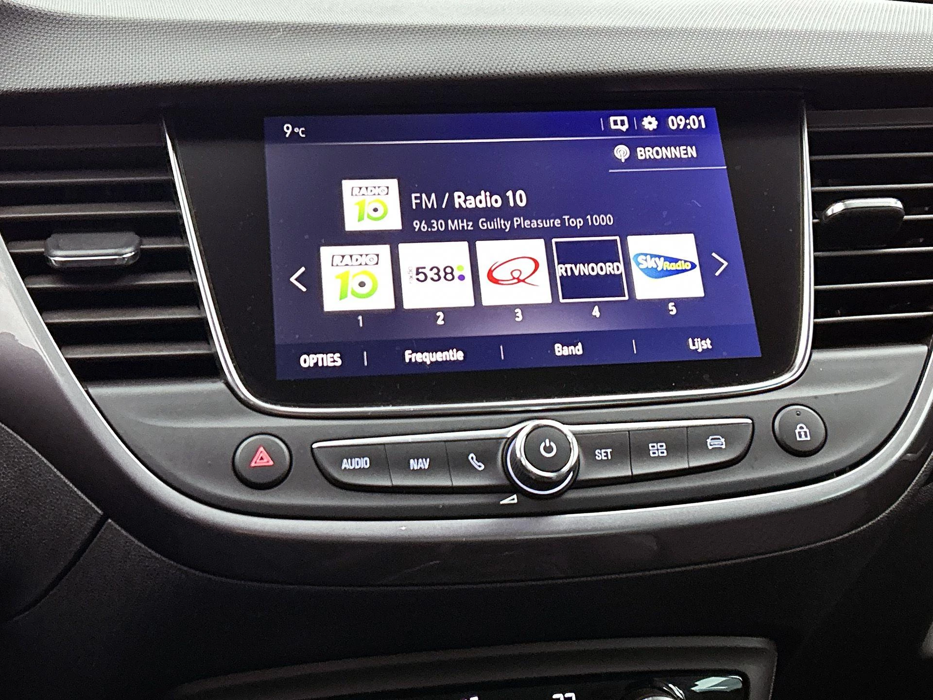 Opel-Crossland X-image-30