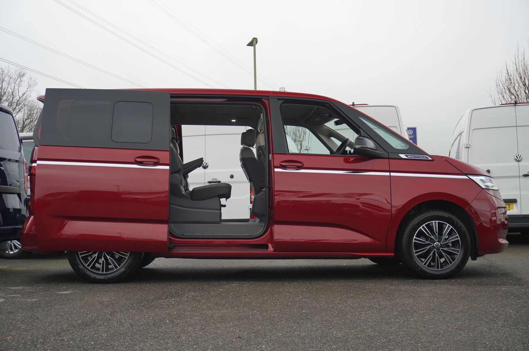 Volkswagen-Multivan-image-10
