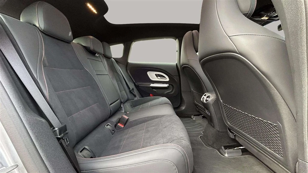 Mercedes-Benz-CLA-image-22