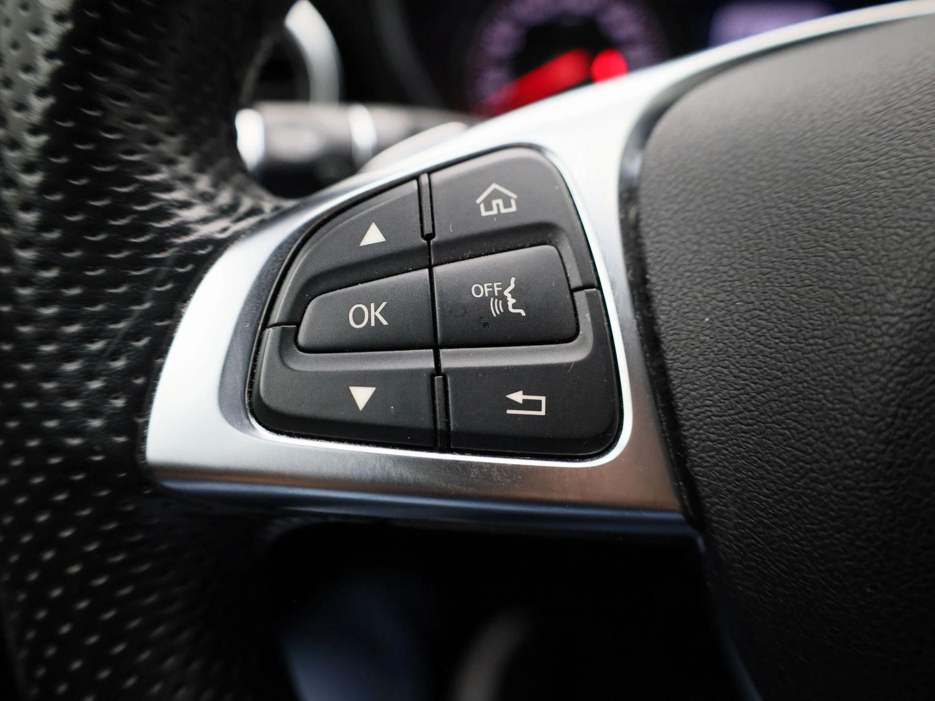 Mercedes-Benz-C-Klasse-image-20