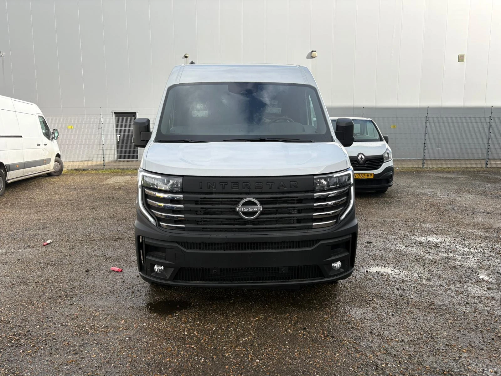 Nissan-Interstar-image-8