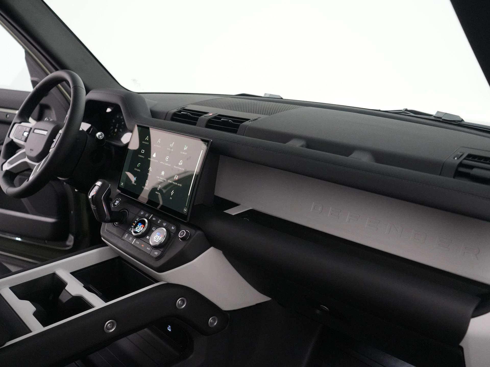Land Rover-Defender-image-37