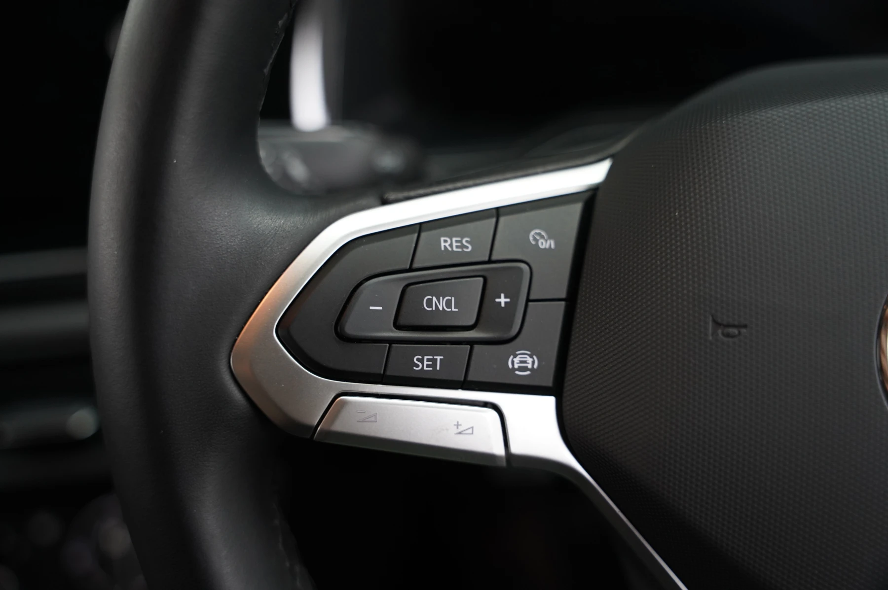 Volkswagen-Polo-image-16