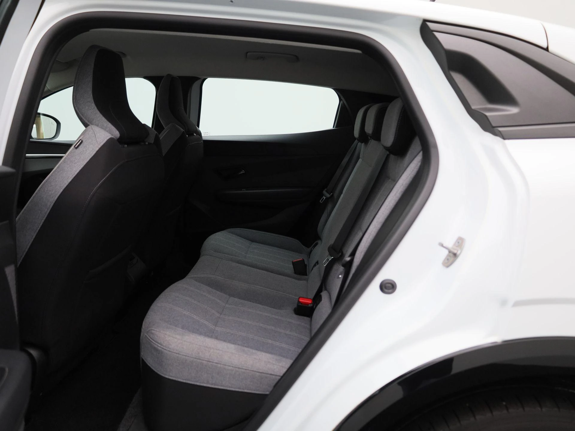 Renault-Megane E-Tech-image-9