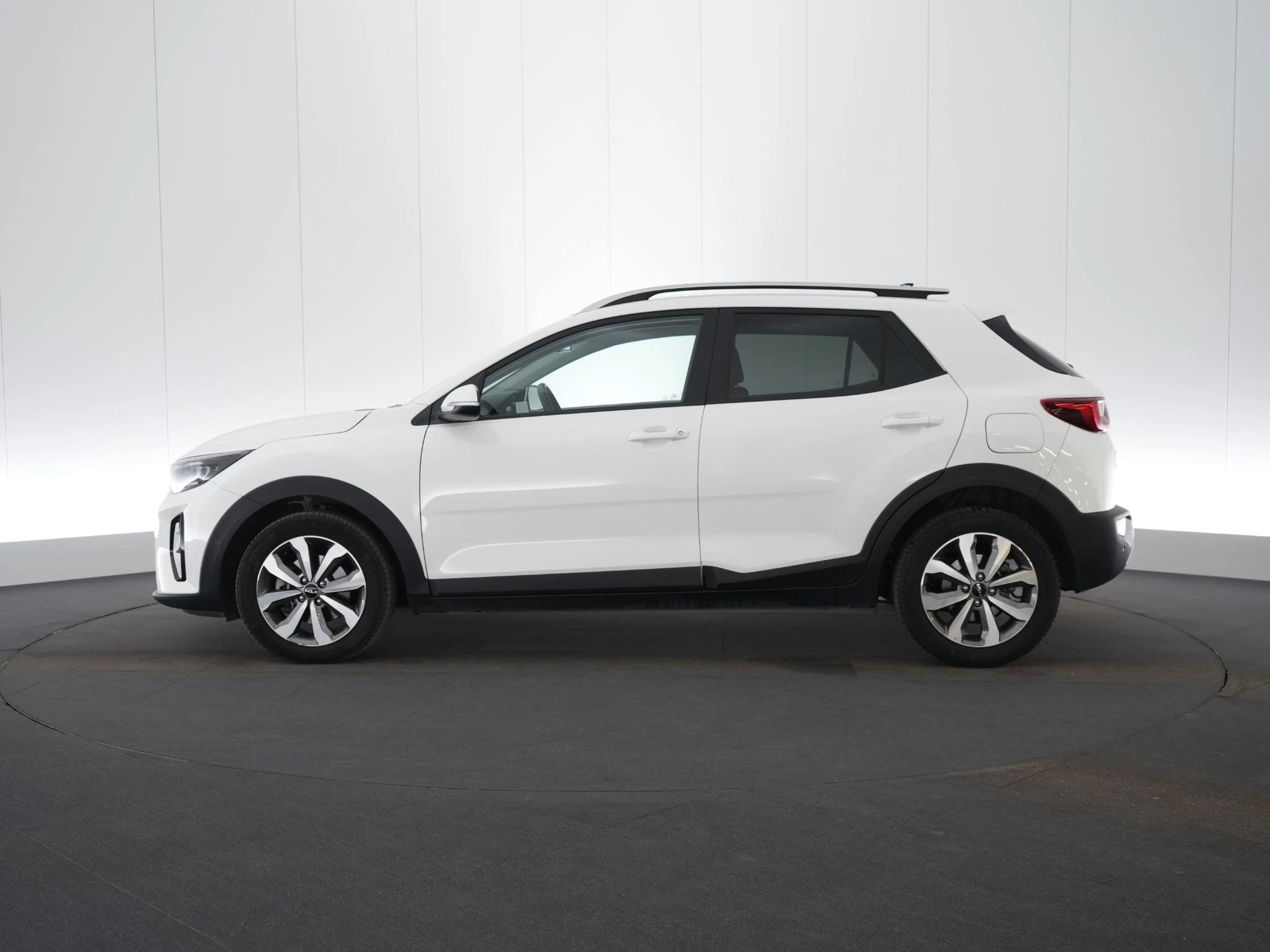 Kia-Stonic-image-1