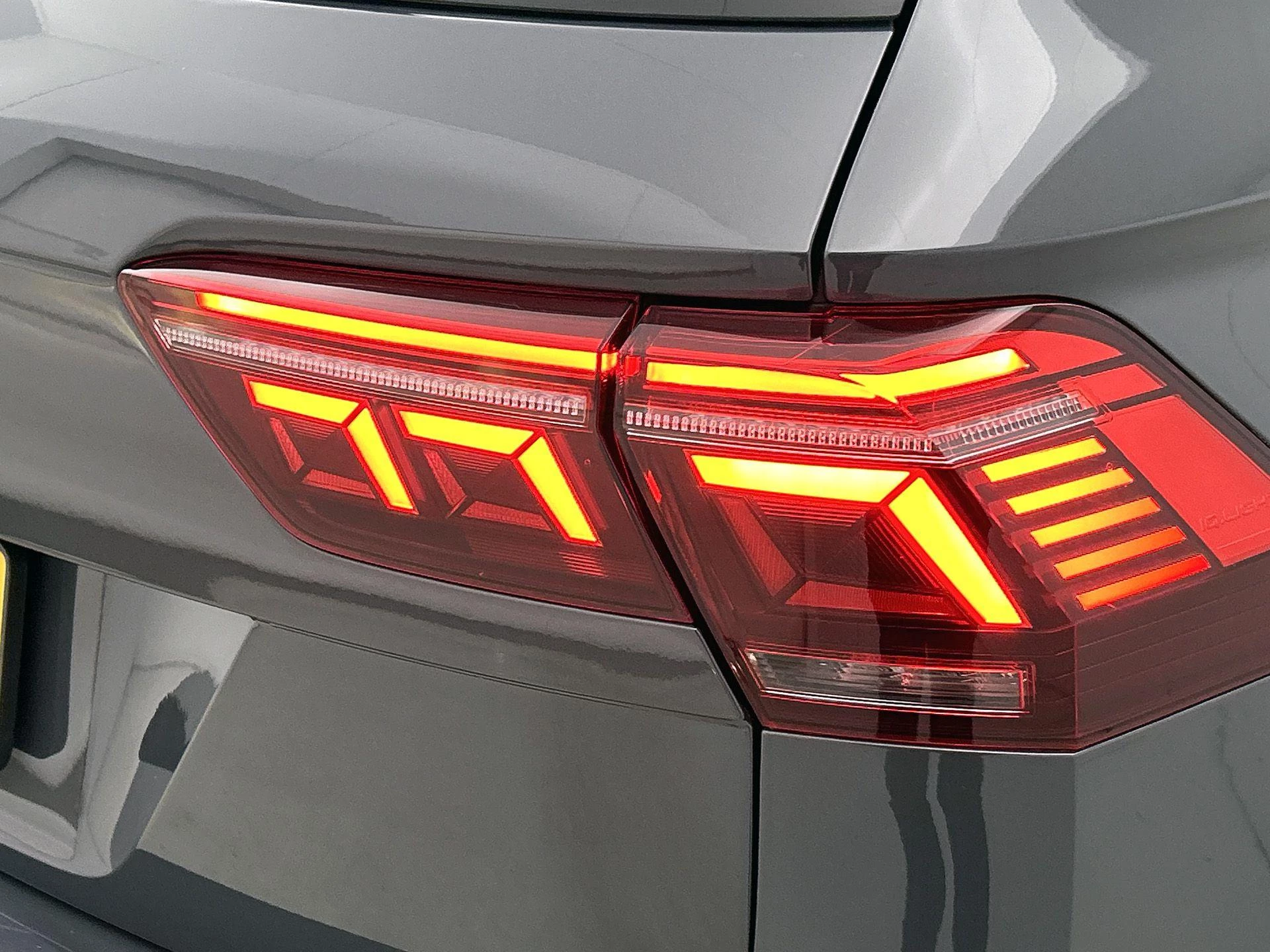 Volkswagen-Tiguan-image-25