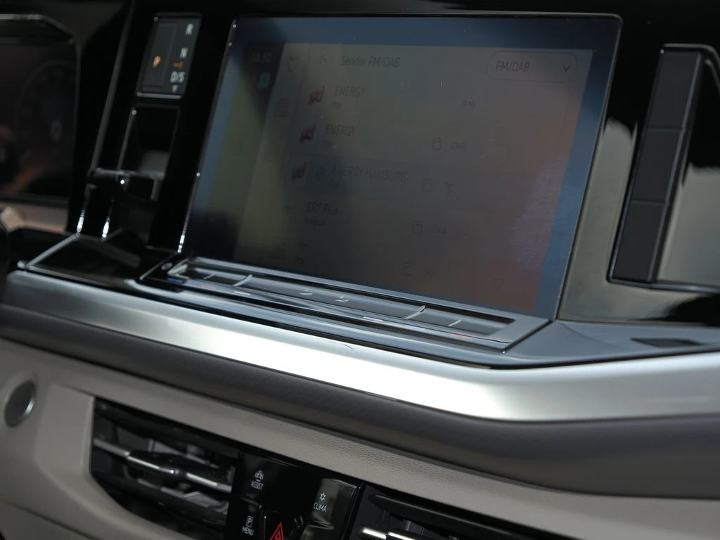 Volkswagen-Multivan-image-8