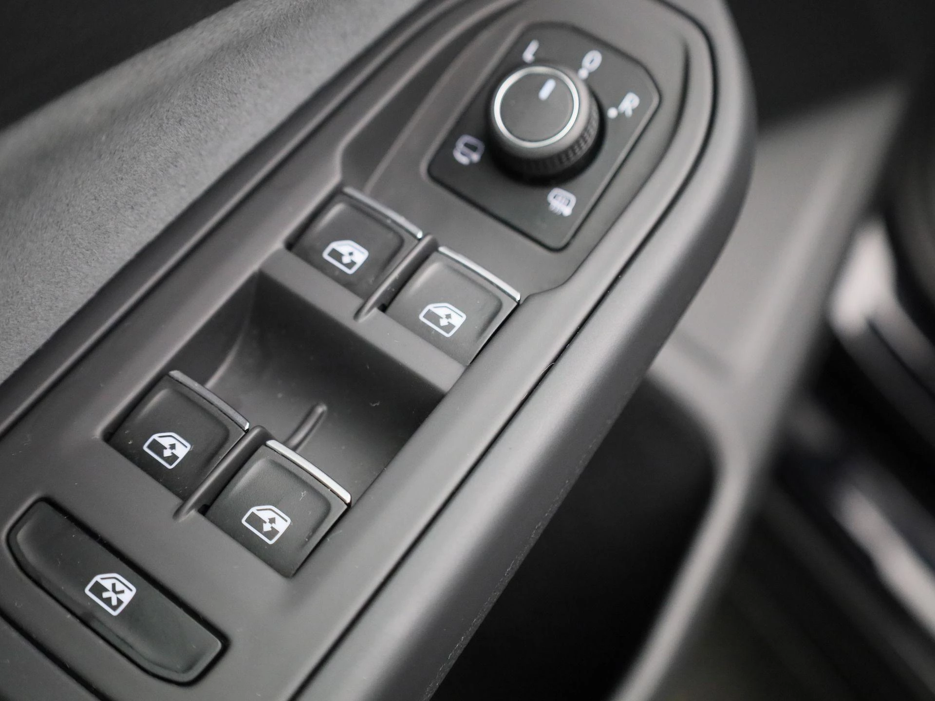 Volkswagen Golf 1.5 eTSI R-Line