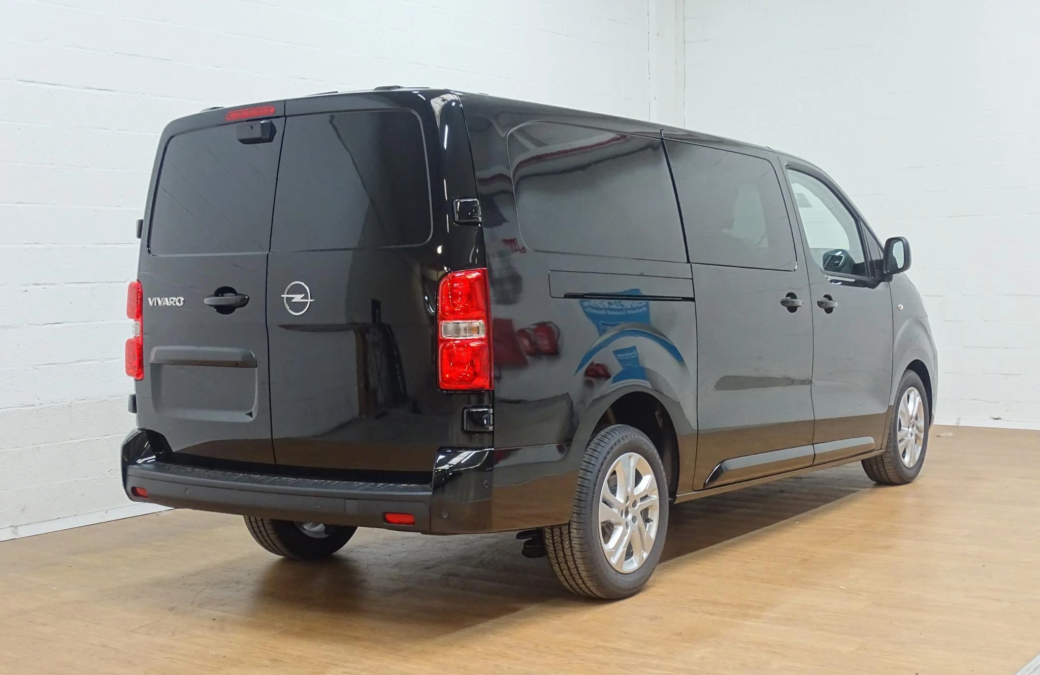 Opel-Vivaro-image-2