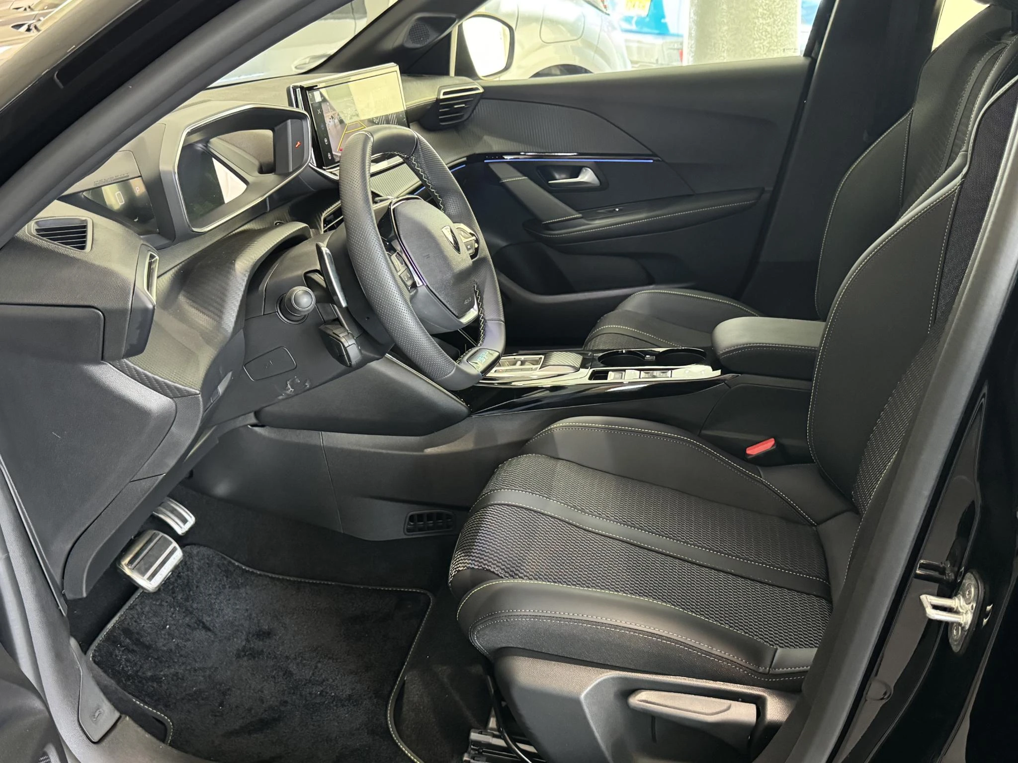 Peugeot-208-image-14