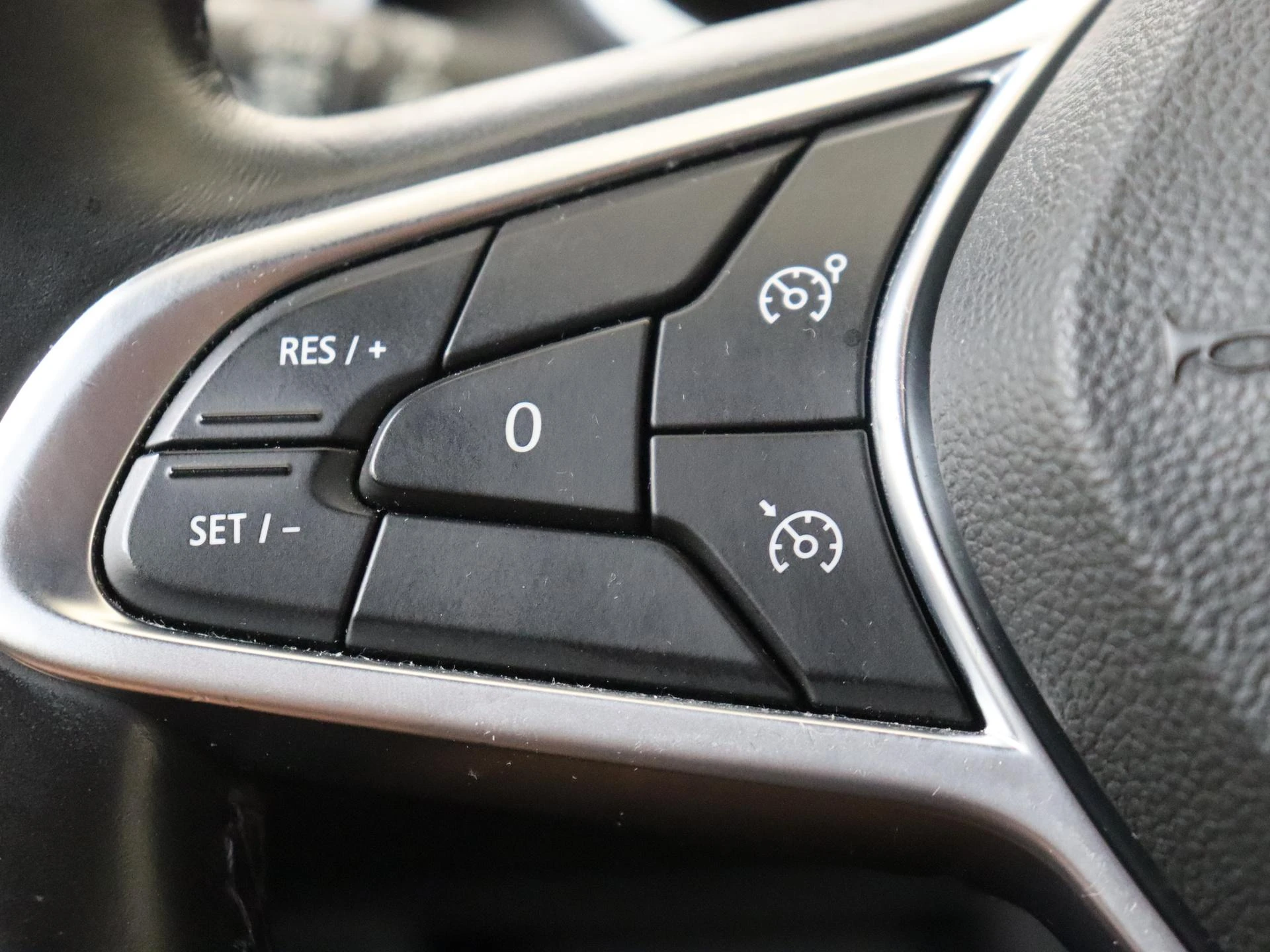 Renault-Clio-image-11