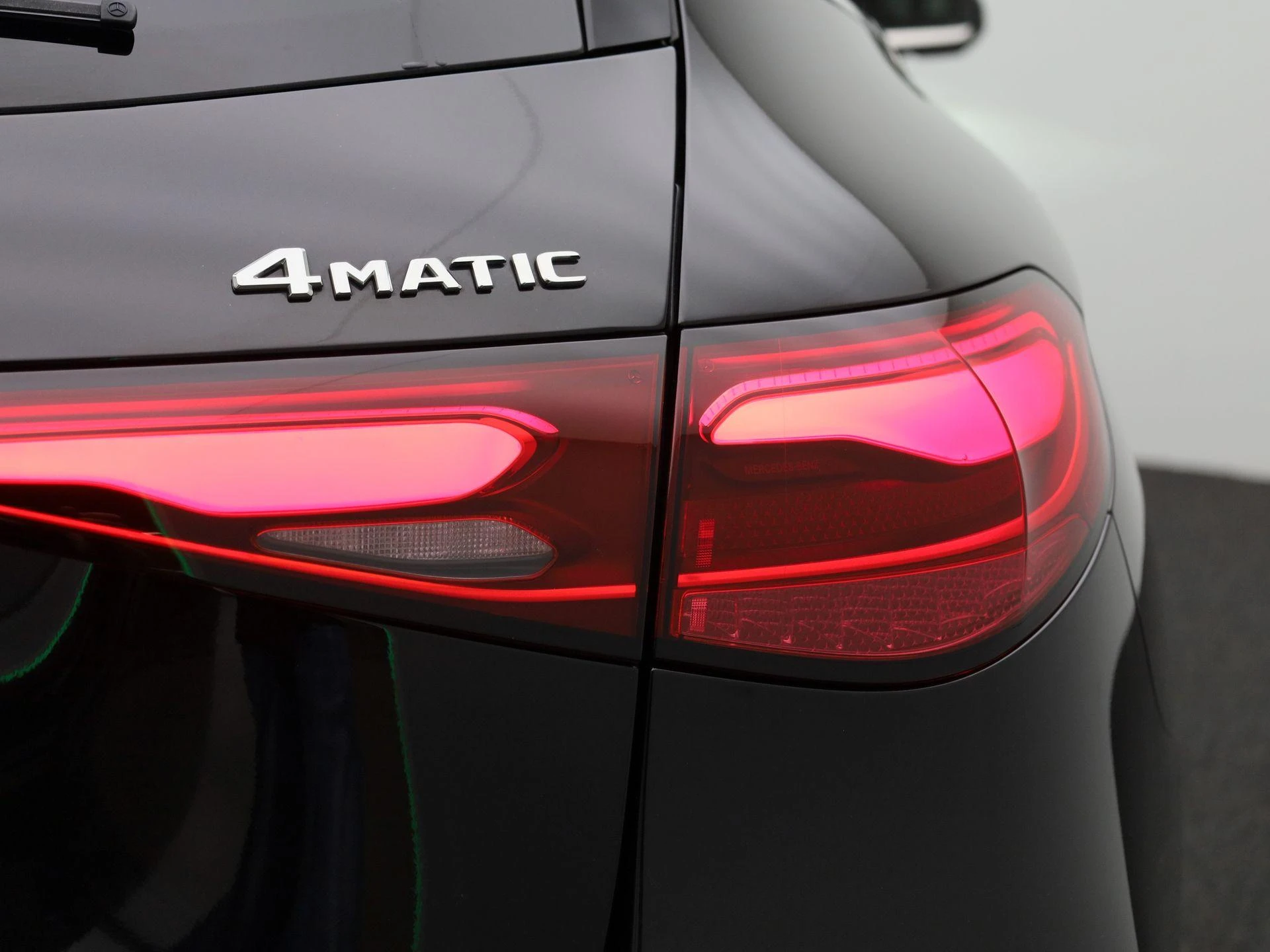 Mercedes-Benz-GLC-image-43