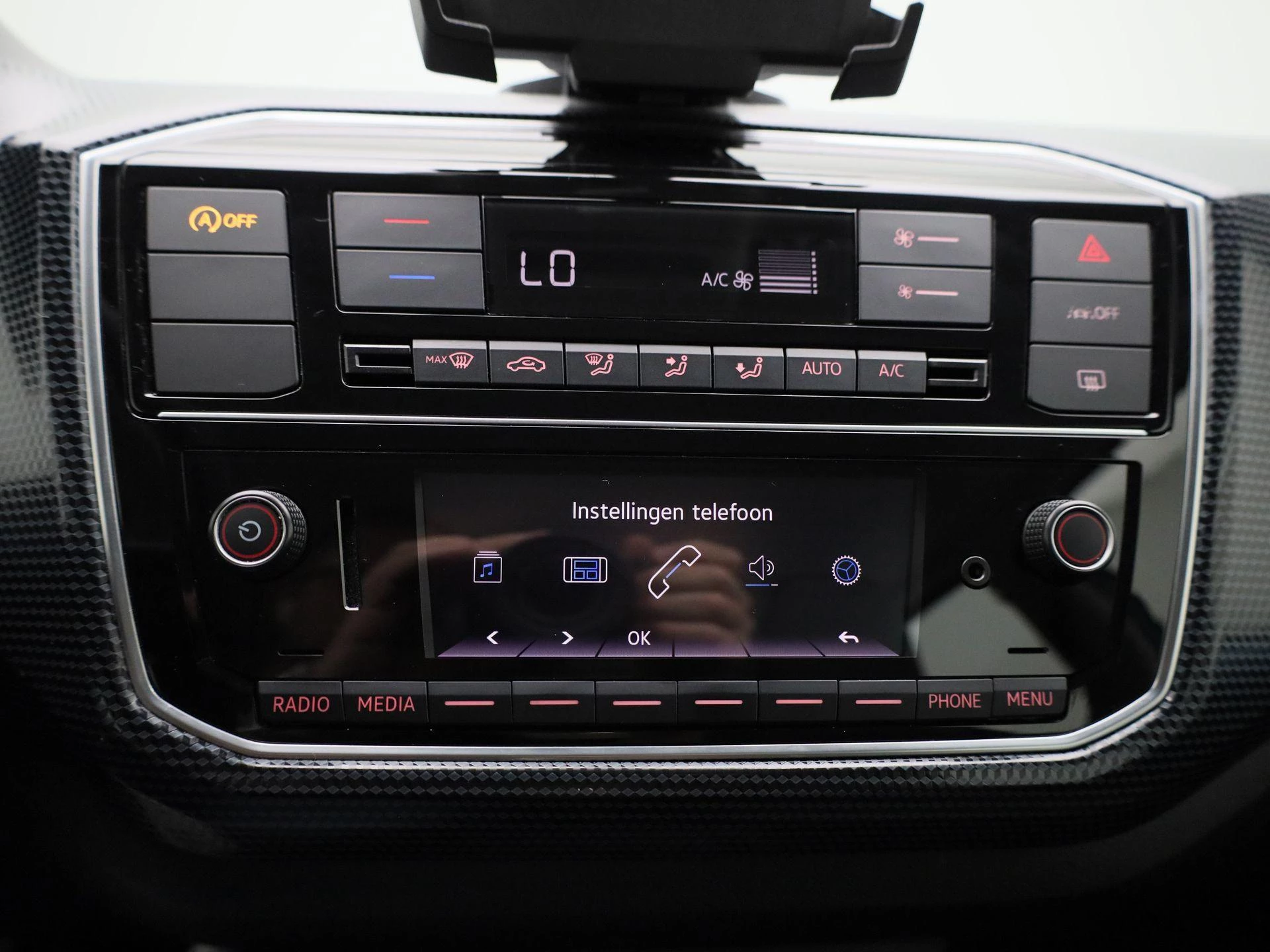 Volkswagen-up!-image-18