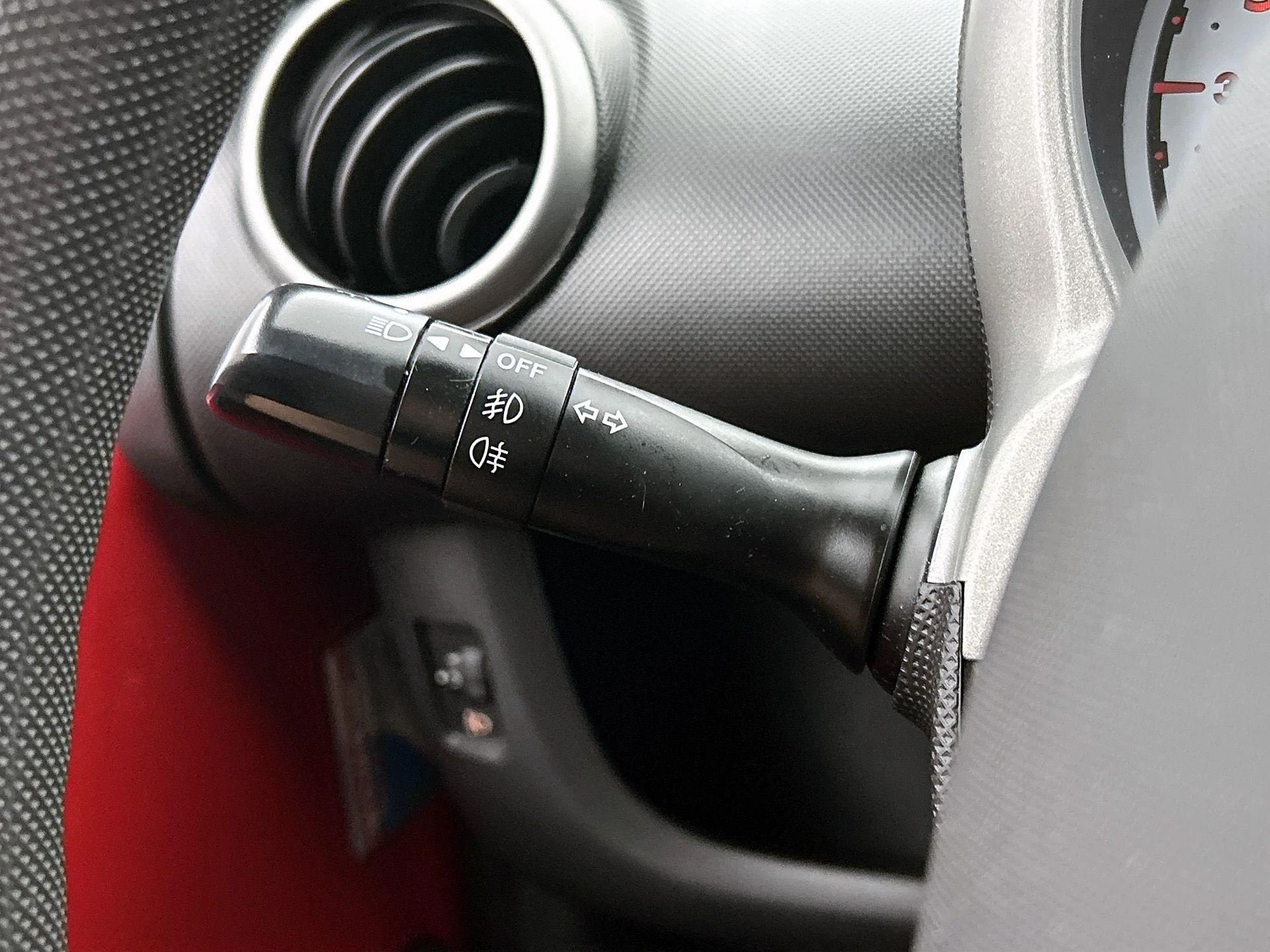 Peugeot-107-image-8
