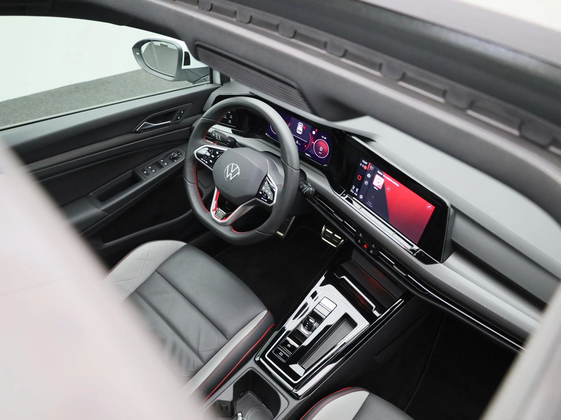 Volkswagen-Golf-image-39