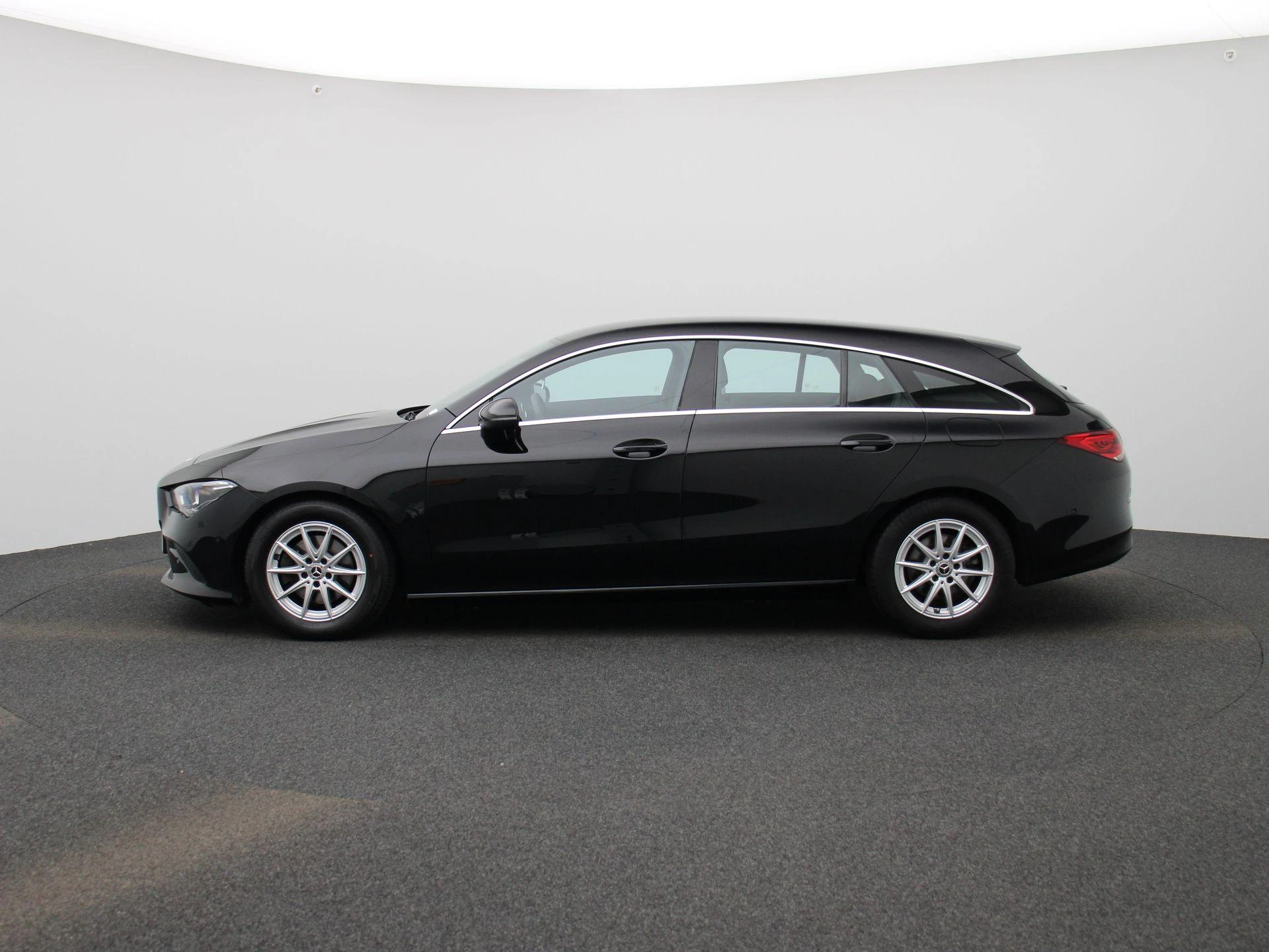 Mercedes-Benz-CLA-image-3
