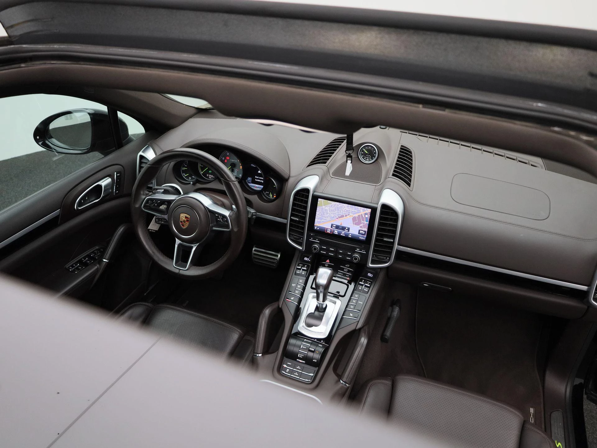 Porsche-Cayenne-image-49