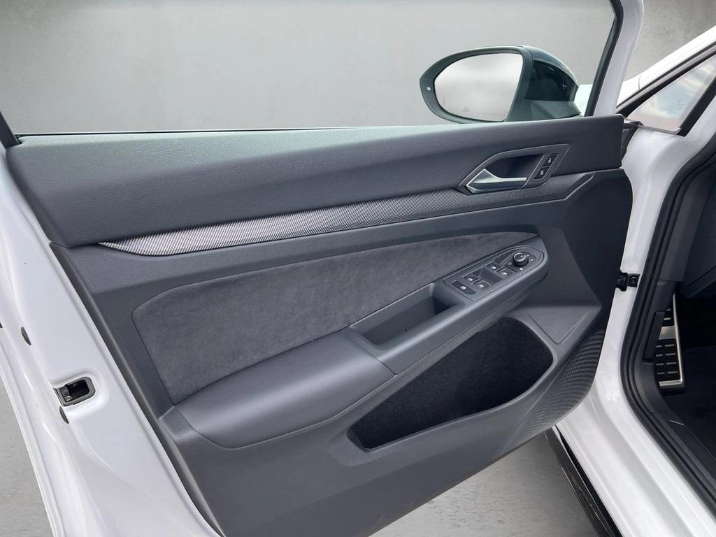 Volkswagen-Golf-image-5