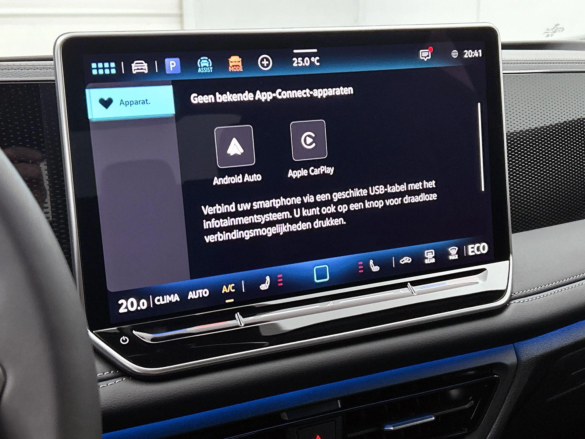 Volkswagen-Tiguan-image-23