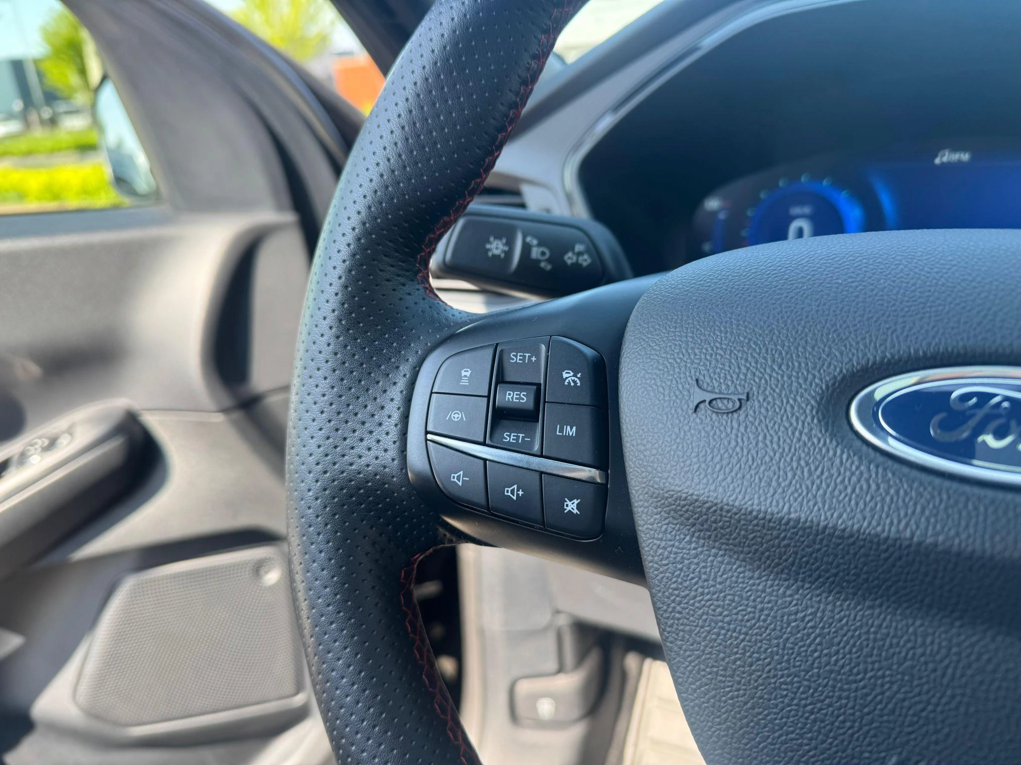 Ford-Kuga-image-14