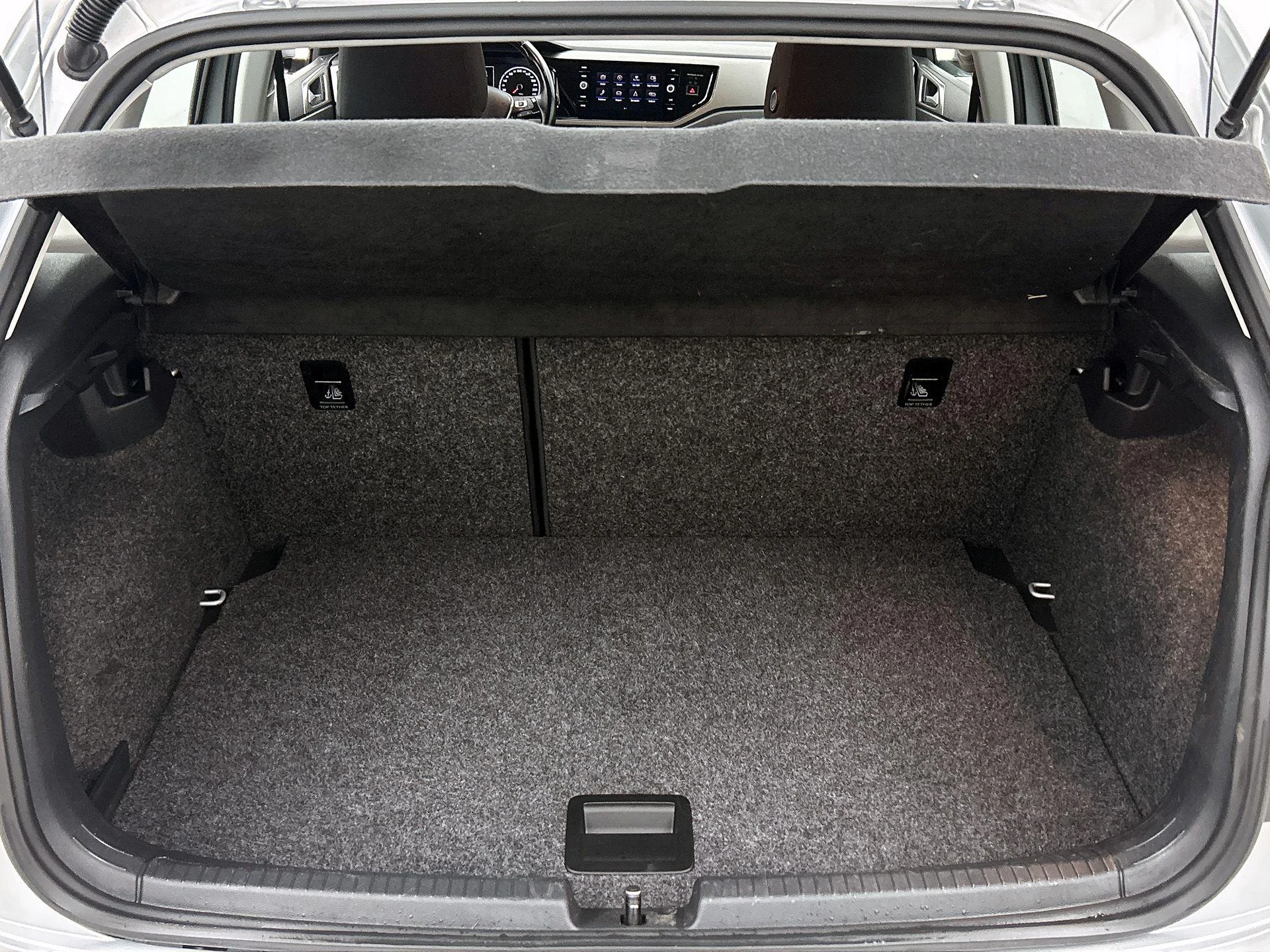 Volkswagen-Polo-image-16