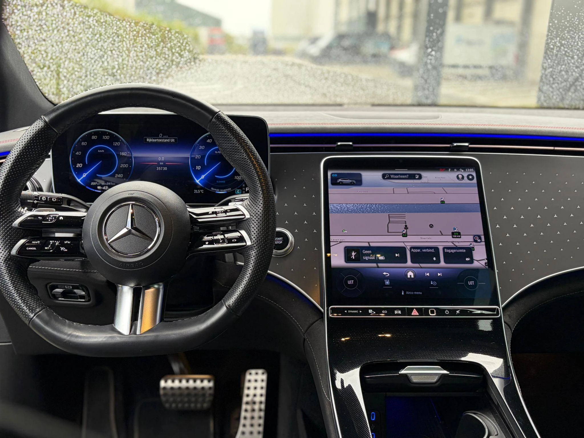 Mercedes-Benz-EQE-image-25