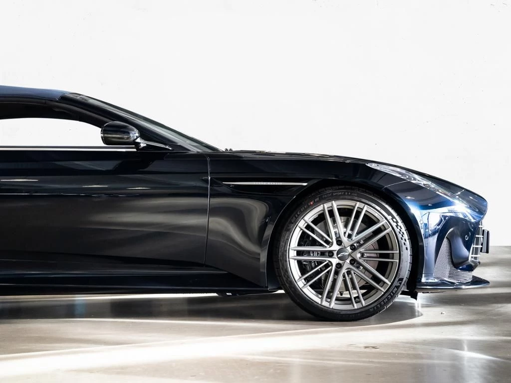 Aston Martin DB12 Volante Aston Martin Hamburg