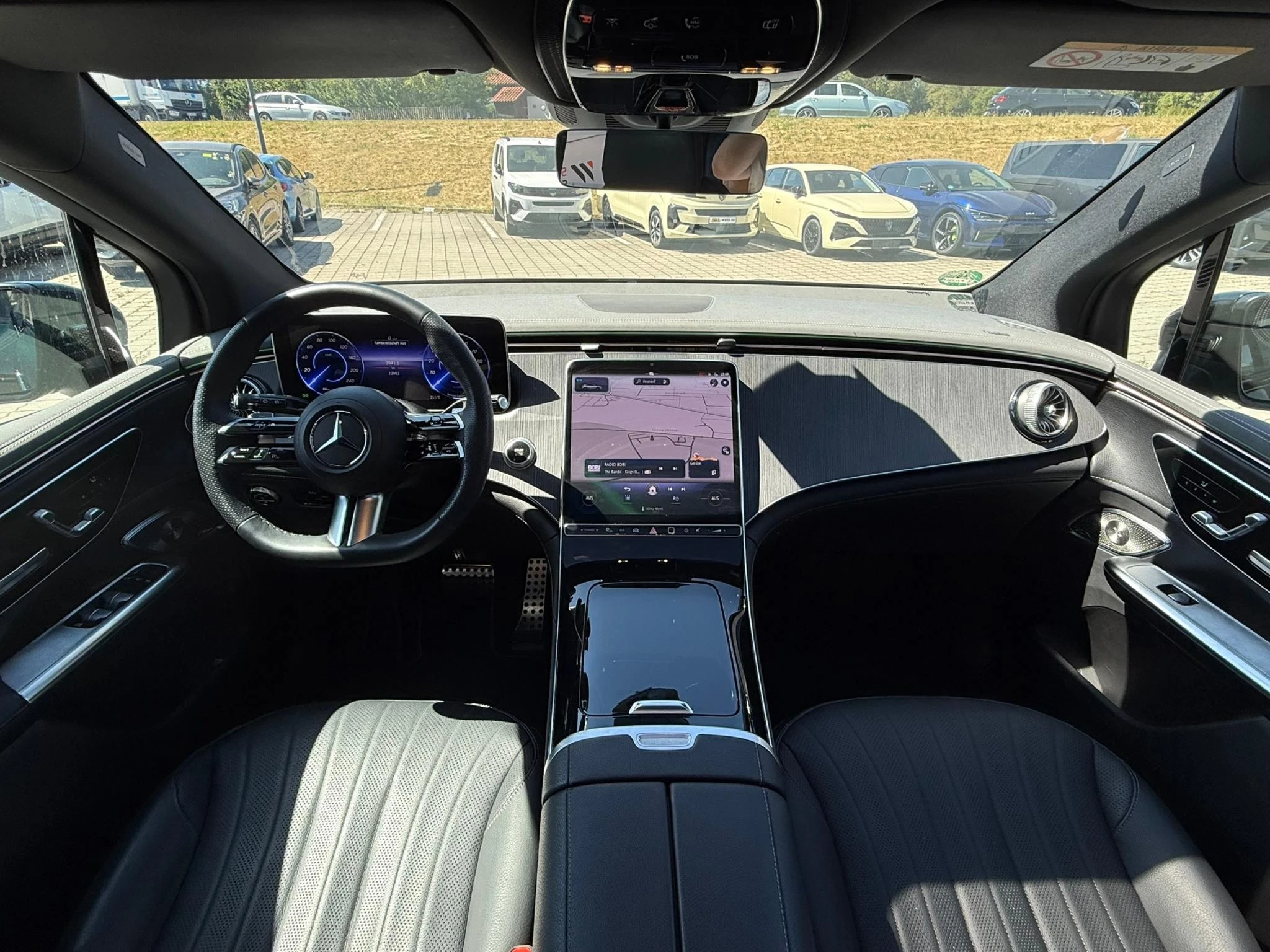 Mercedes-Benz-EQE-image-4